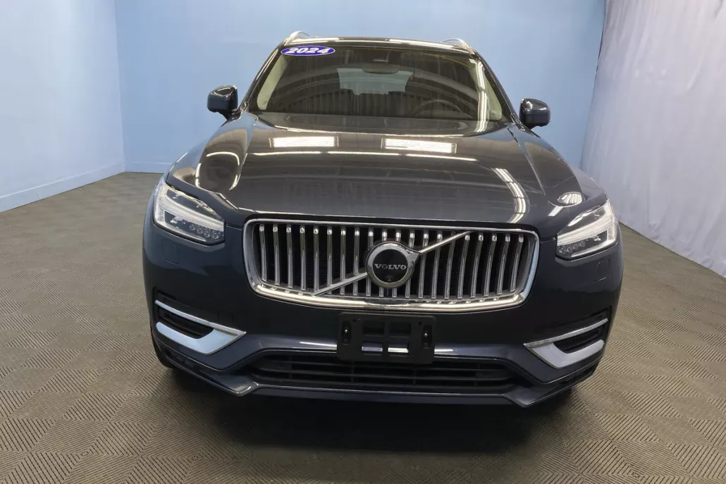 2024 Volvo XC90 Plus photo 1