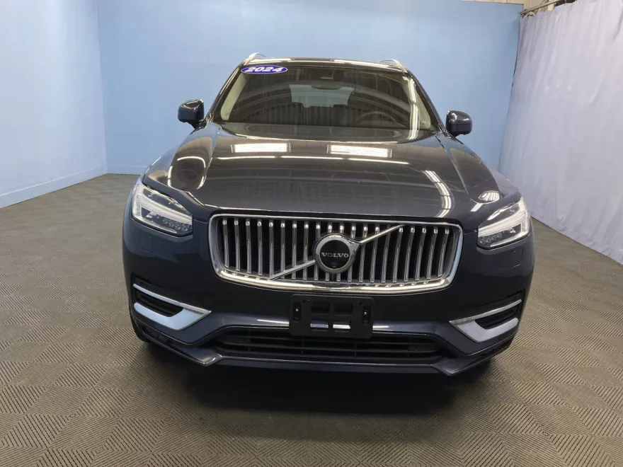 2024 Volvo XC90 Plus photo 1