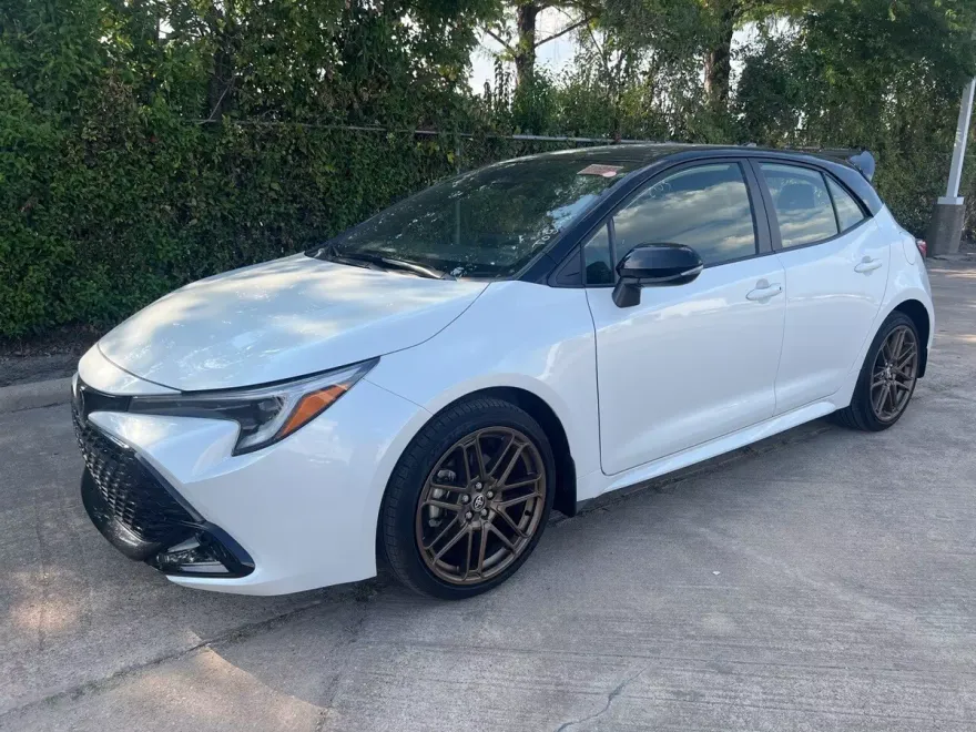 2025 Toyota Corolla SE photo 1