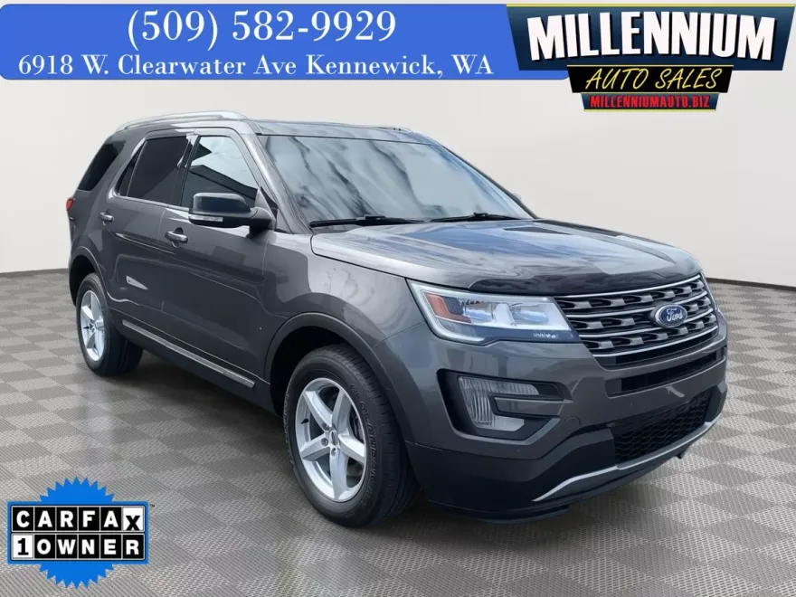 2016 Ford Explorer XLT photo 1