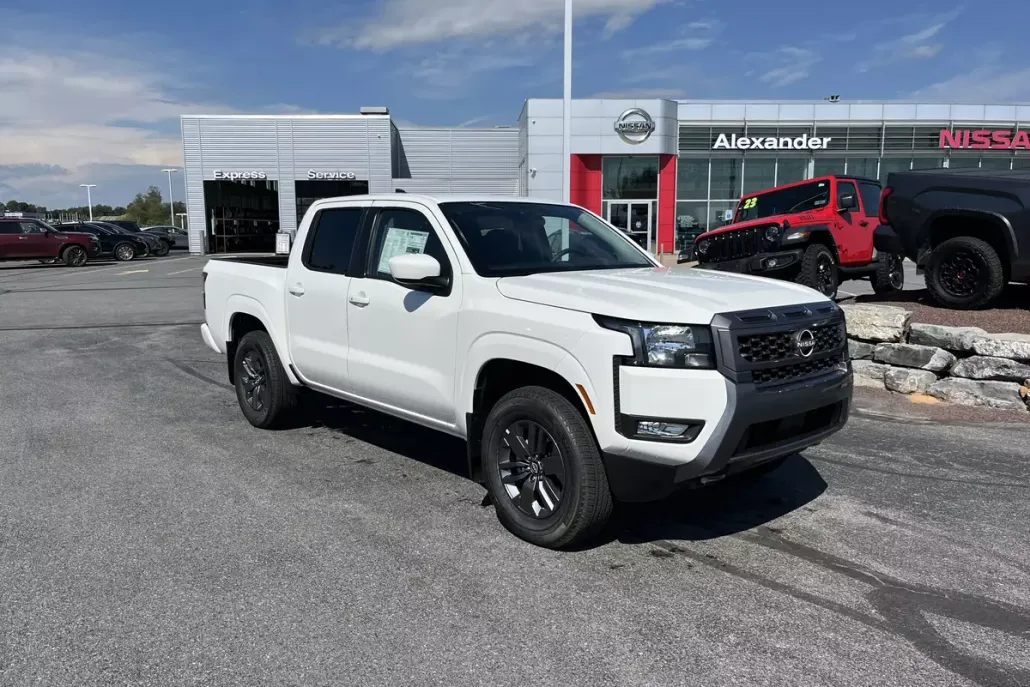 2025 Nissan Frontier SV photo 1