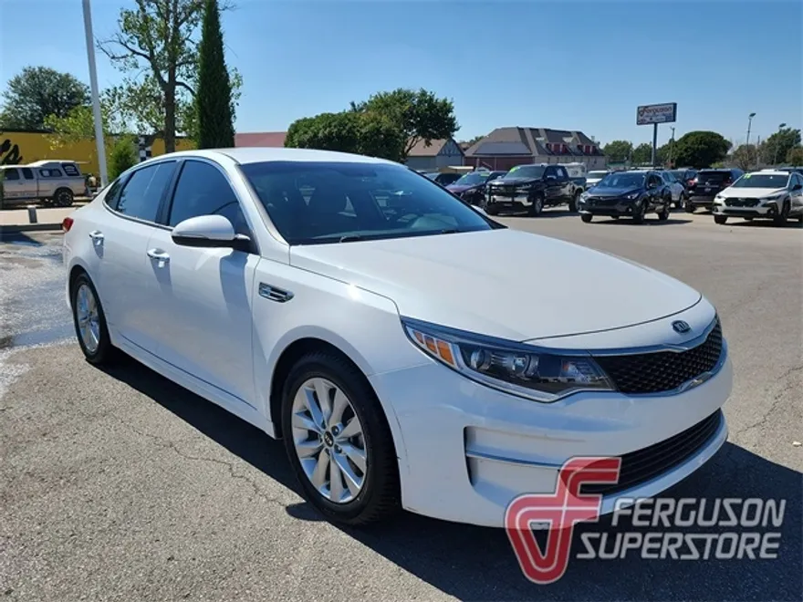 2018 Kia Optima LX photo 1