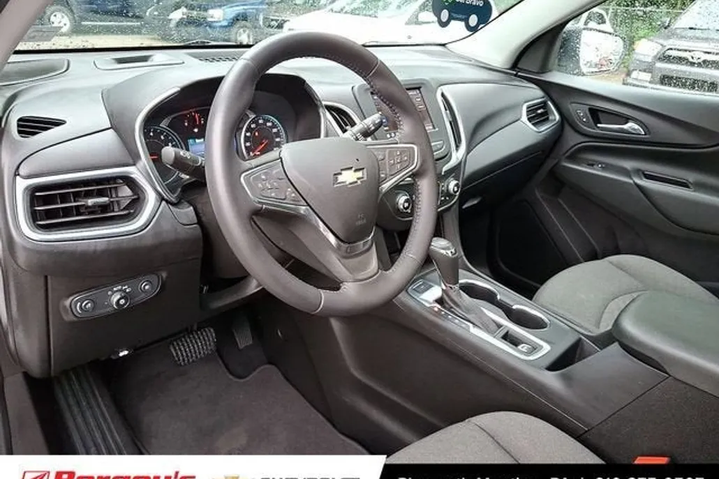 2021 Chevrolet Equinox LT photo 1