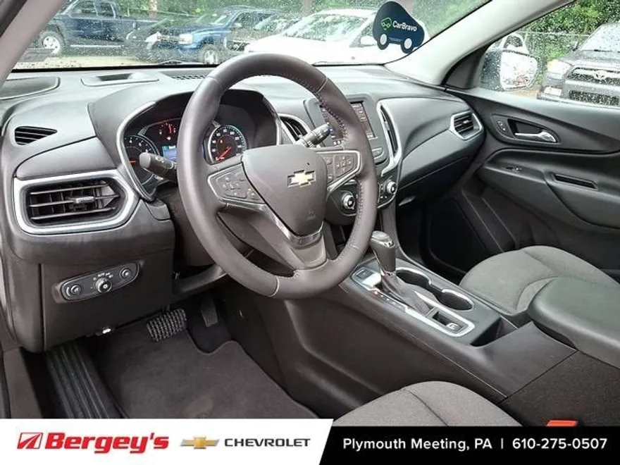 2021 Chevrolet Equinox LT photo 1