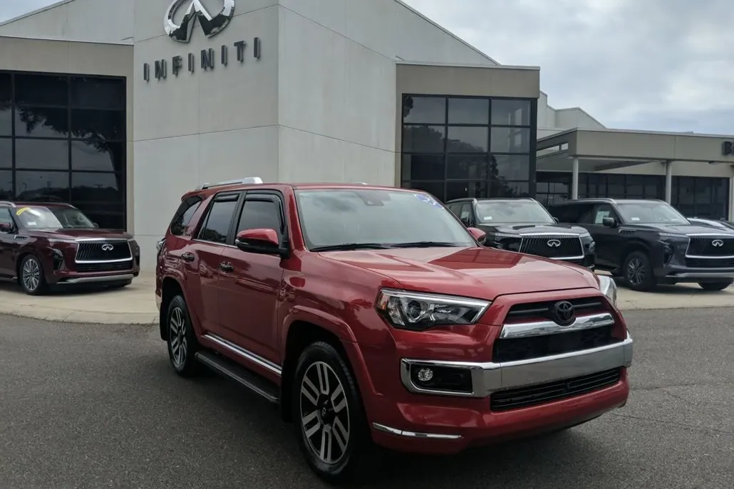 2023 Toyota 4Runner Limited photo 1
