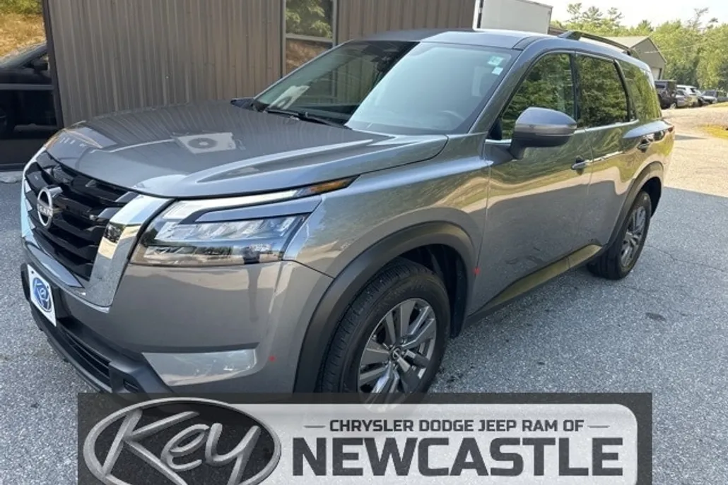 2024 Nissan Pathfinder SV photo 1