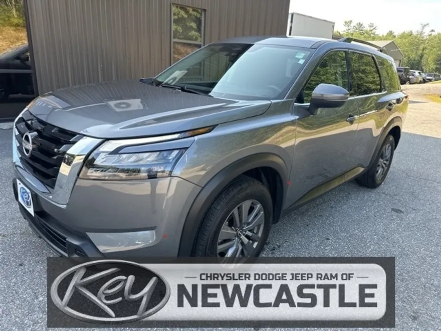 2024 Nissan Pathfinder SV photo 1