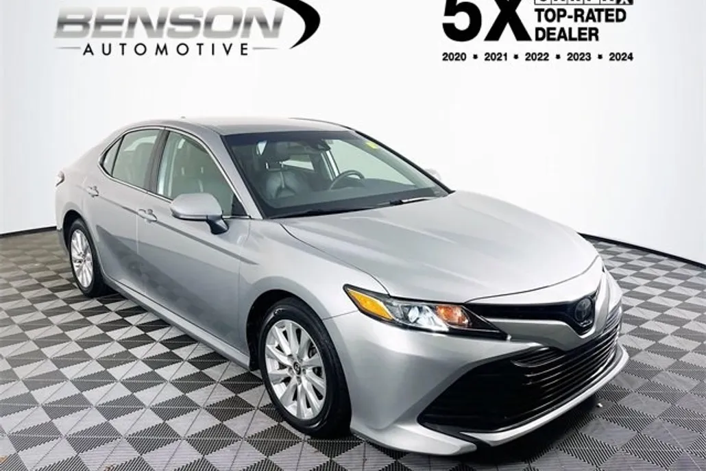 2019 Toyota Camry L photo 1