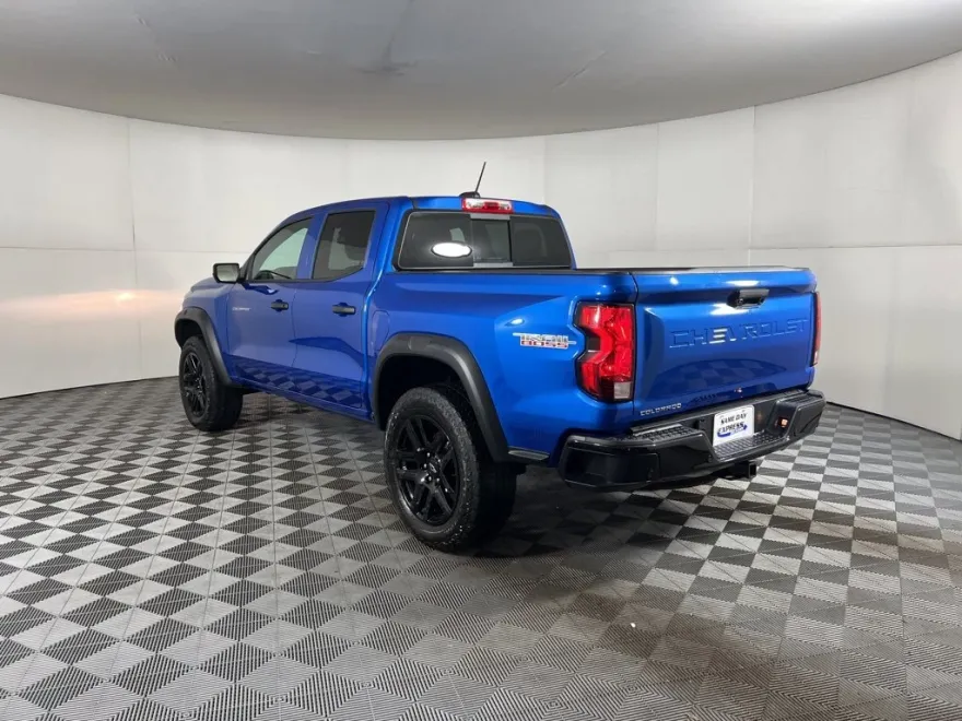 2024 Chevrolet Colorado Trail Boss photo 1