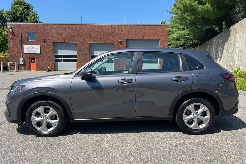 2023 Honda HR-V LX photo 1