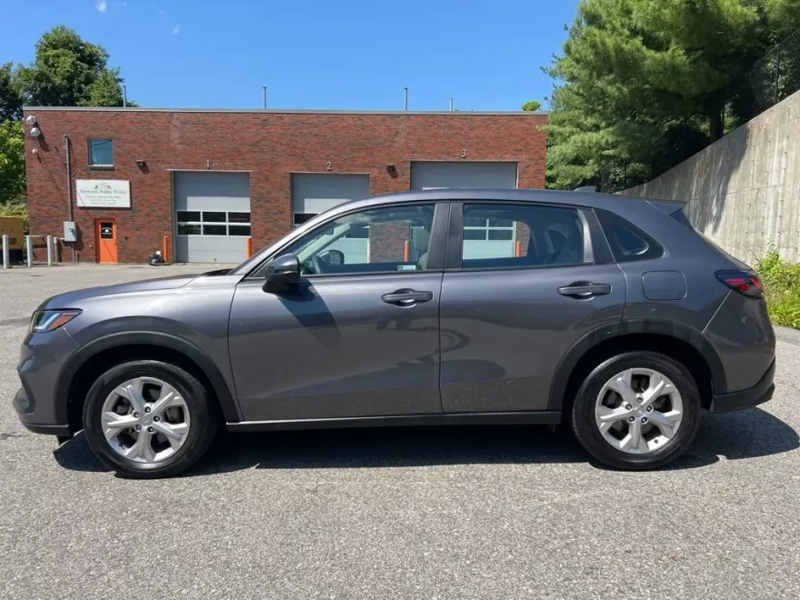 2023 Honda HR-V LX photo 1