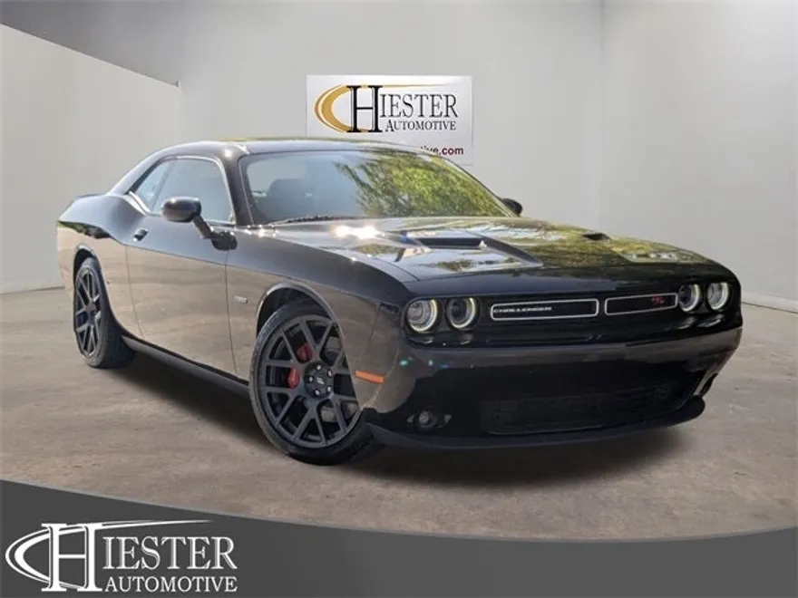 2018 Dodge Challenger R/T photo 1