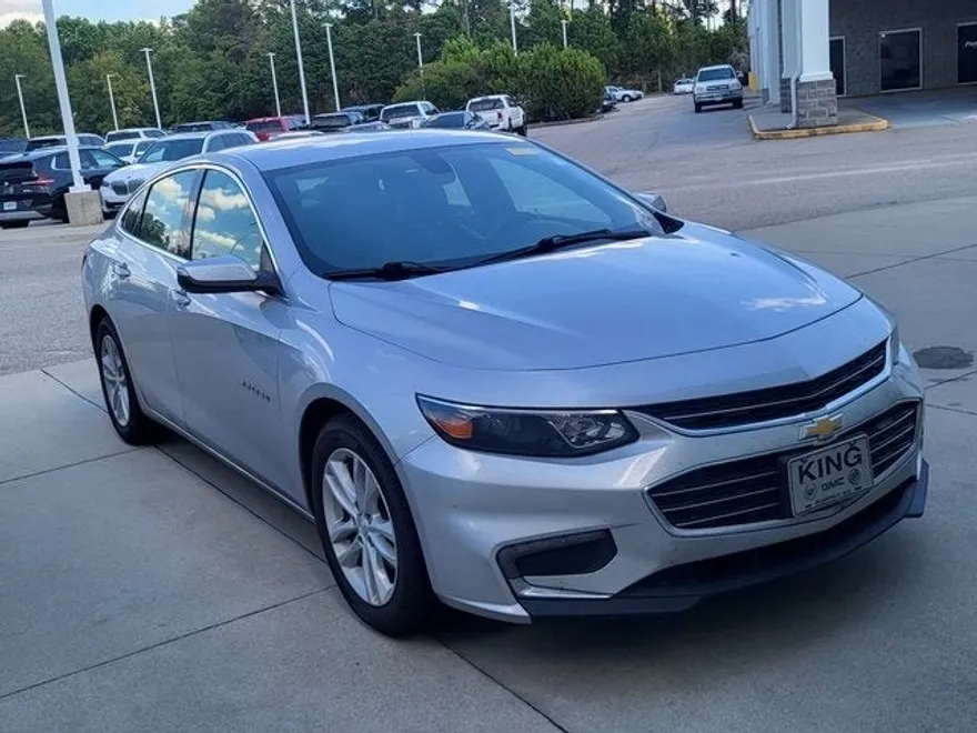 2018 Chevrolet Malibu 1LT photo 1