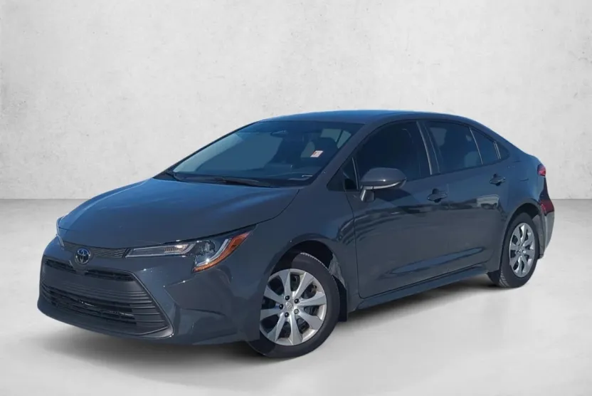 2025 Toyota Corolla LE photo 1