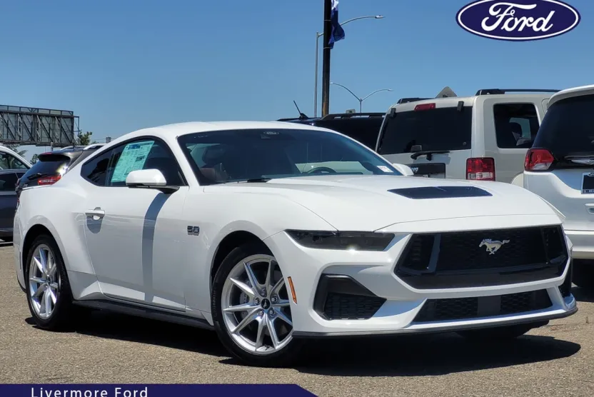 2025 Ford Mustang GT Premium photo 1