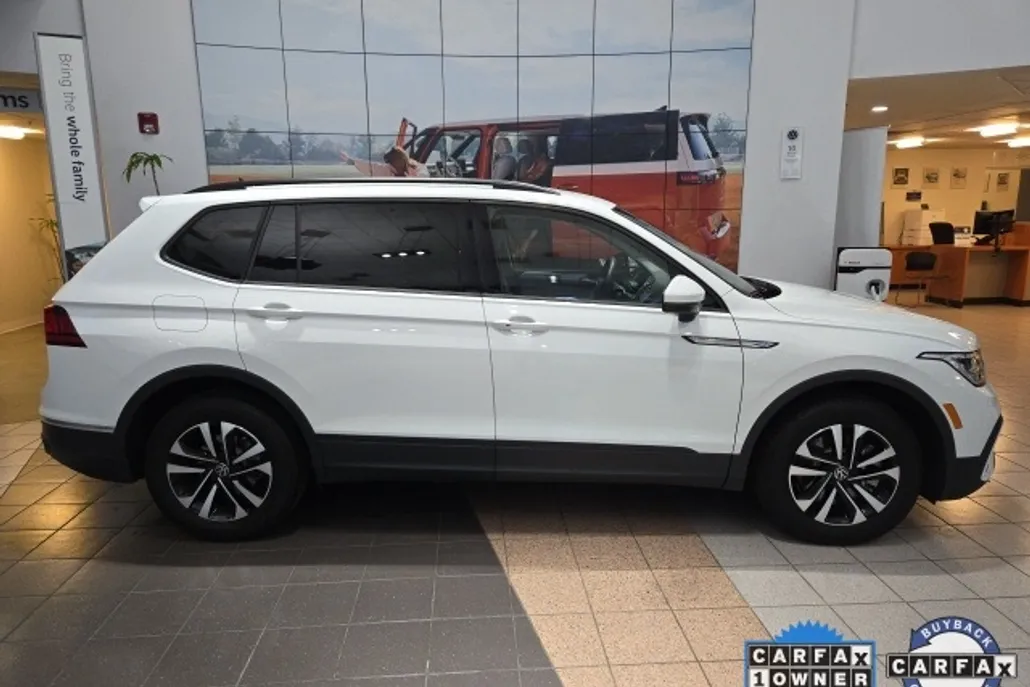 2024 Volkswagen Tiguan S photo 1