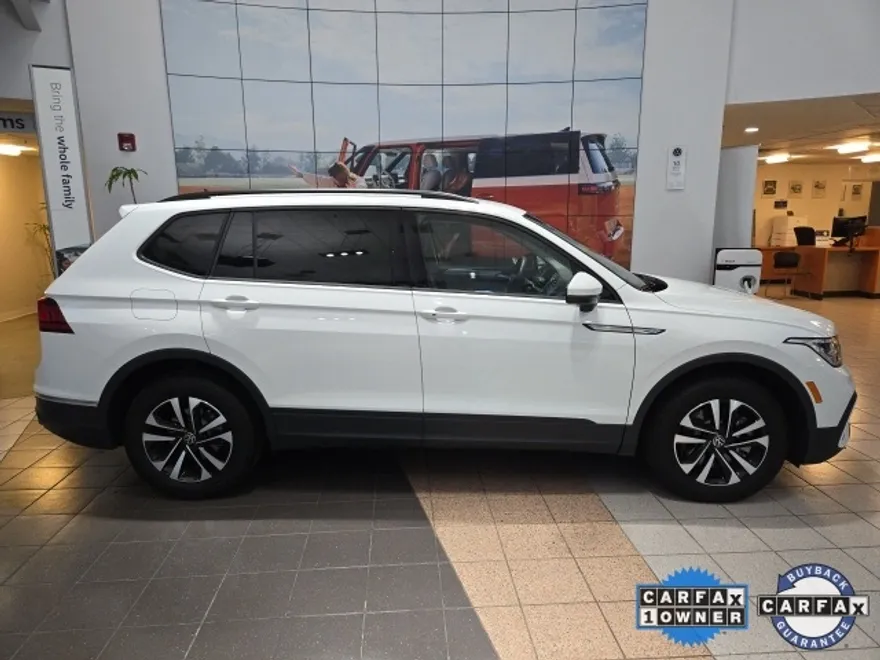 2024 Volkswagen Tiguan S photo 1