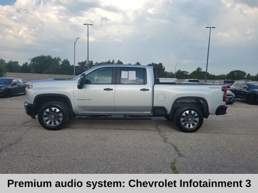 2022 Chevrolet Silverado 2500HD Custom photo 1