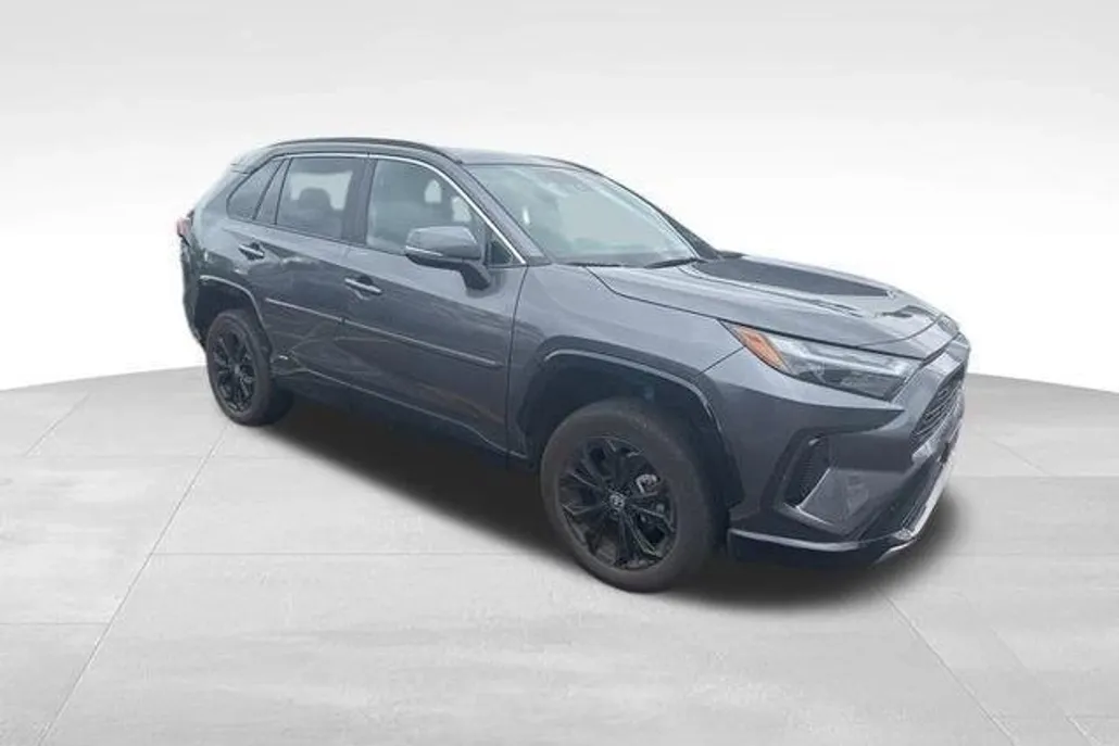 2022 Toyota RAV4 Hybrid SE photo 1