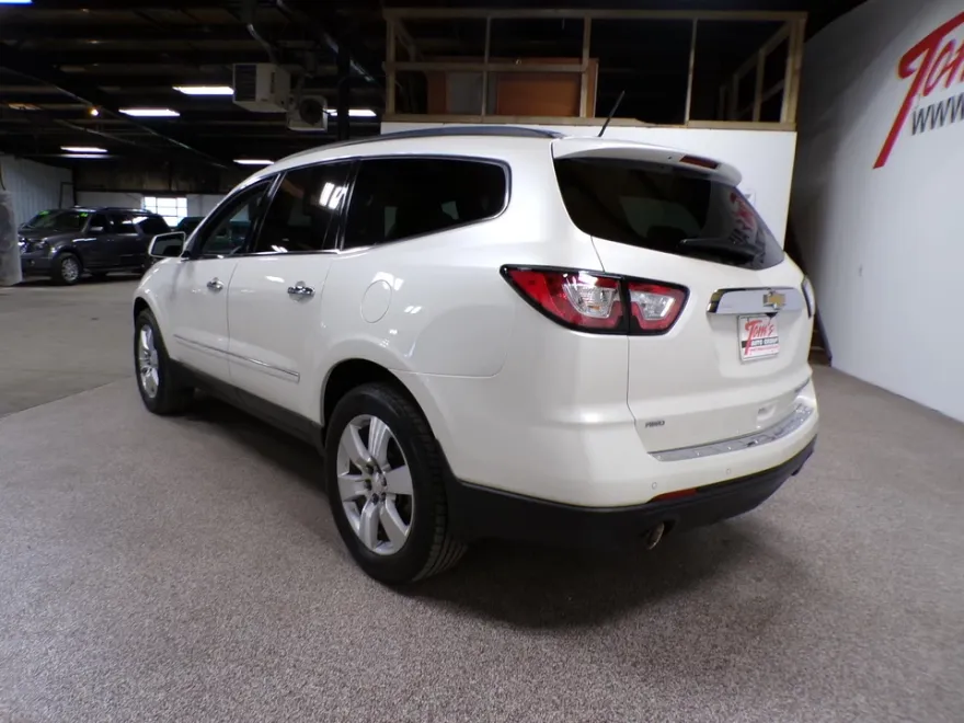 2014 Chevrolet Traverse LTZ photo 3