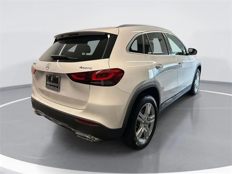 2022 Mercedes Benz GLA 250 4MATIC photo 1