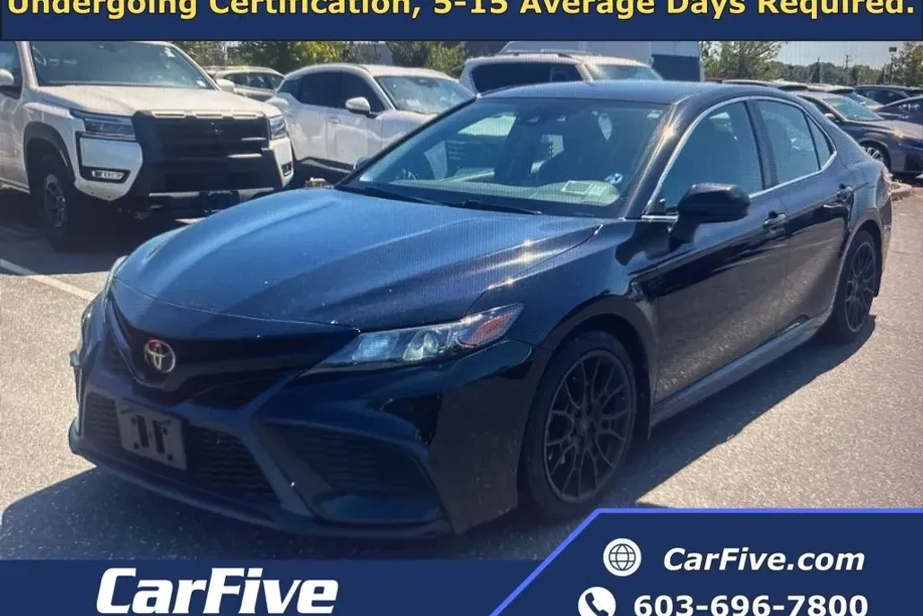 2021 Toyota Camry SE photo 1