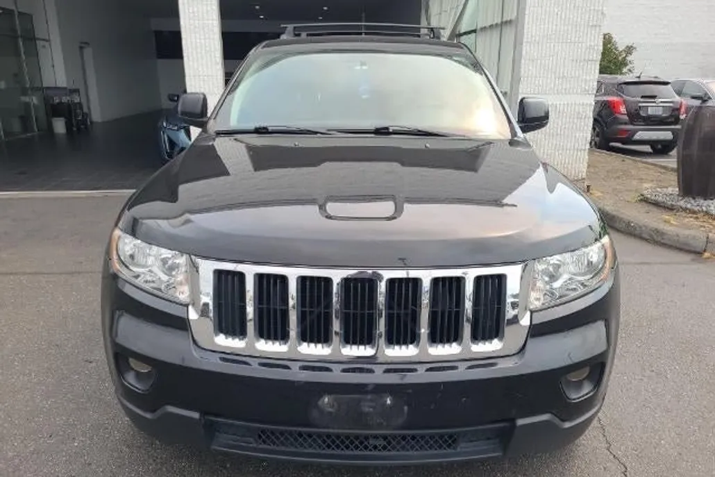 2011 Jeep Grand Cherokee Laredo photo 1