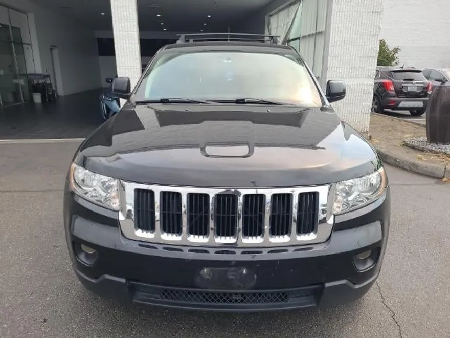 2011 Jeep Grand Cherokee Laredo photo 1