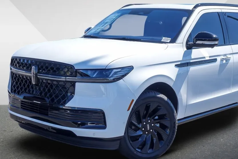 2025 Lincoln Navigator L Reserve photo 1