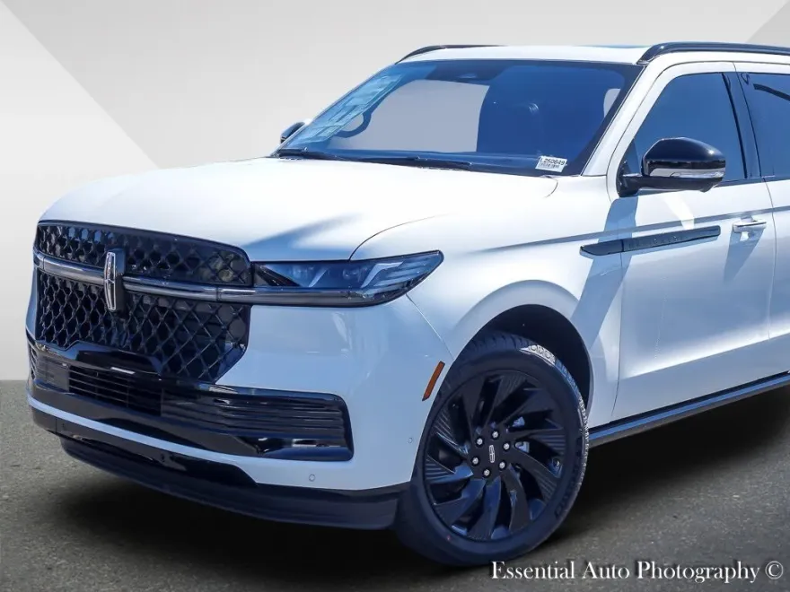 2025 Lincoln Navigator L Reserve photo 1