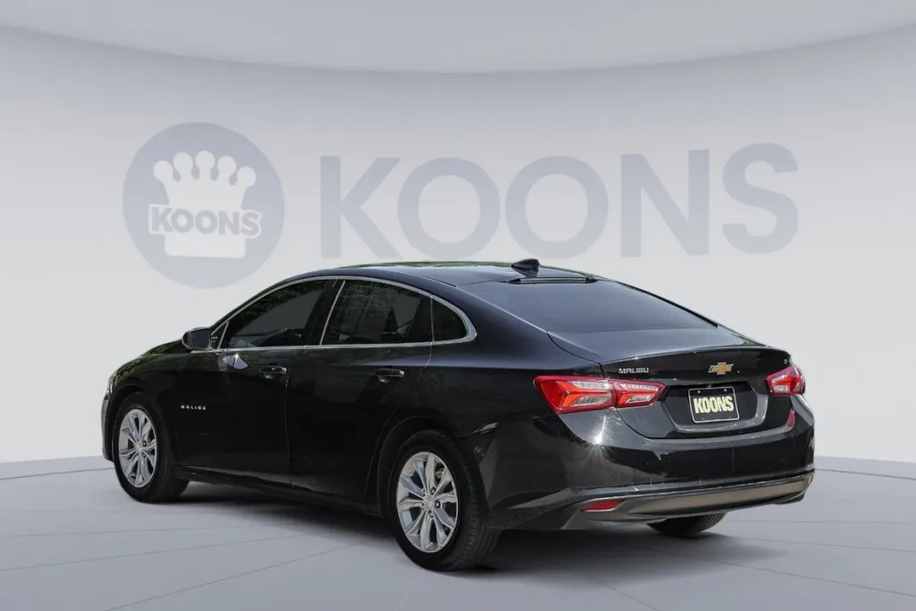 2022 Chevrolet Malibu 1LT photo 1