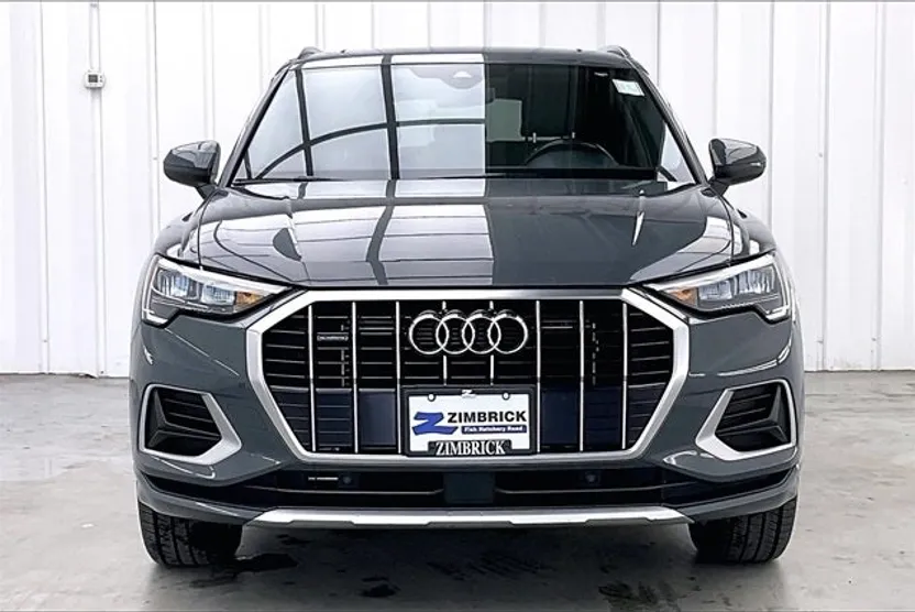 2021 Audi Q3 Premium photo 1
