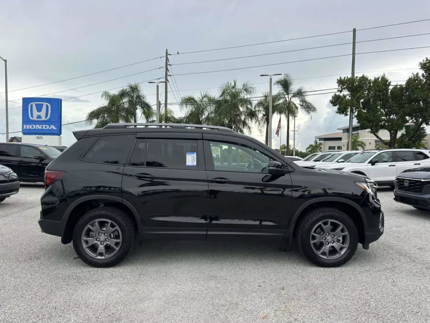 2024 Honda Passport TrailSport photo 1