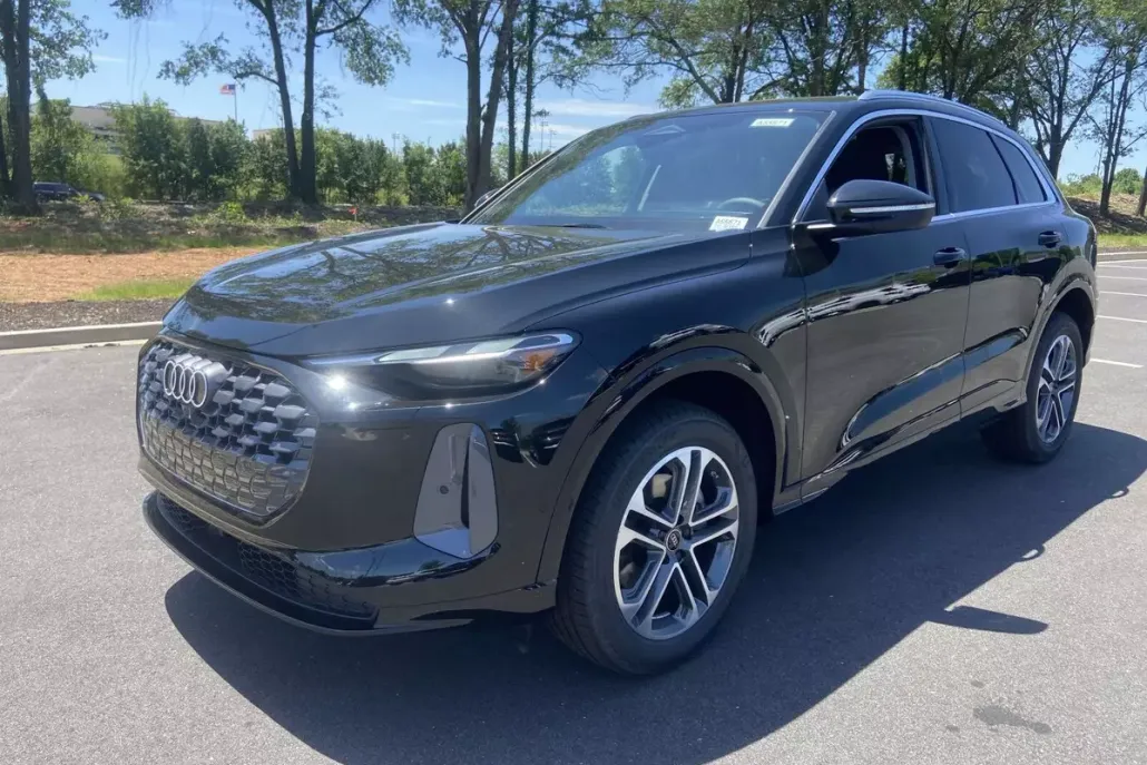 2025 Audi Q5 Premium TFSI photo 1