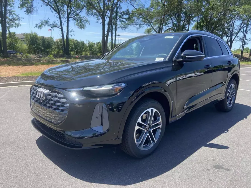 2025 Audi Q5 Premium TFSI photo 1