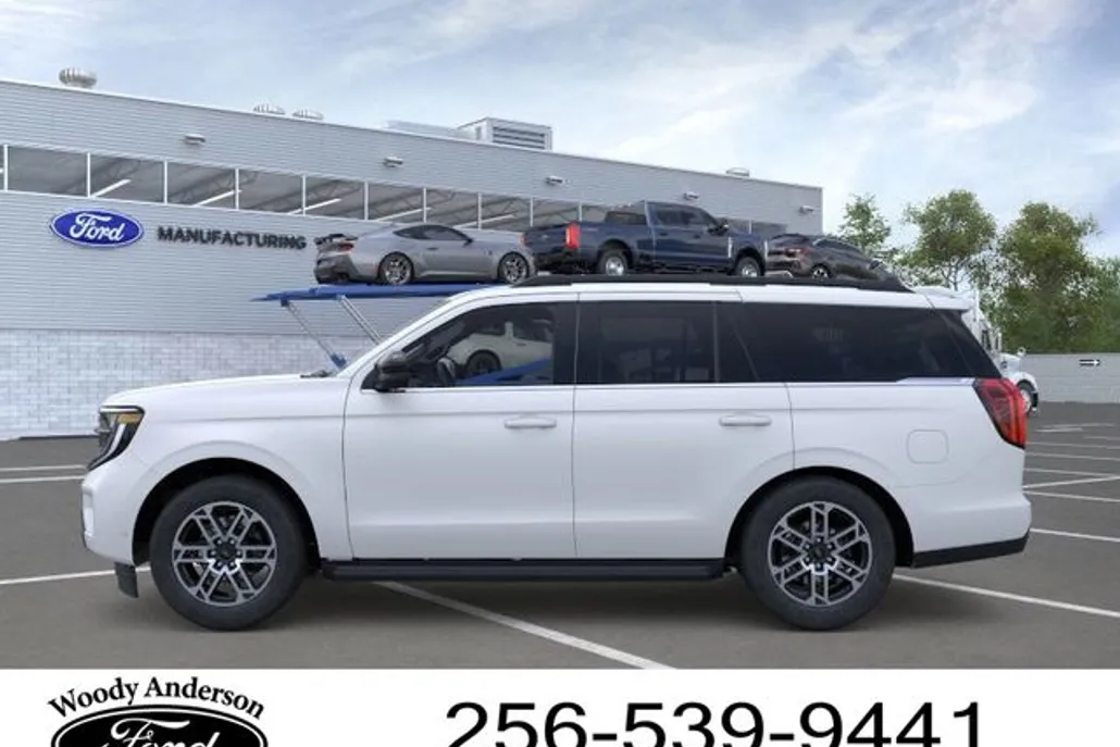 2025 Ford Expedition photo 1