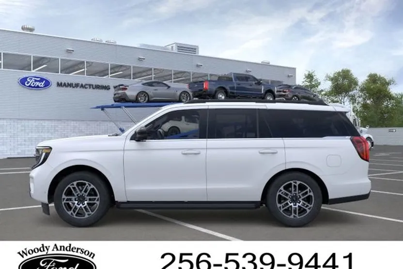 2025 Ford Expedition photo 1