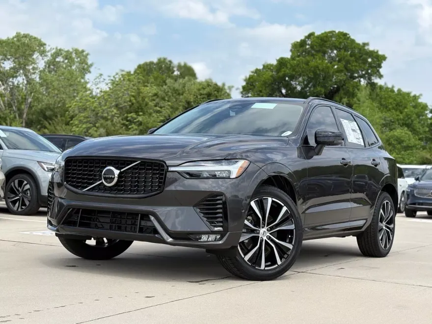 2025 Volvo XC60 B5 Plus photo 1