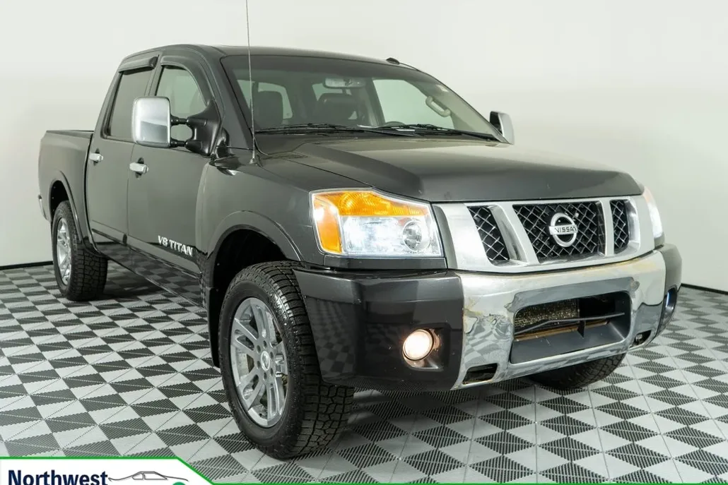 2015 Nissan Titan PRO-4X photo 1