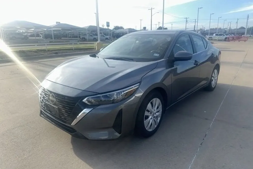 2024 Nissan Sentra S photo 1