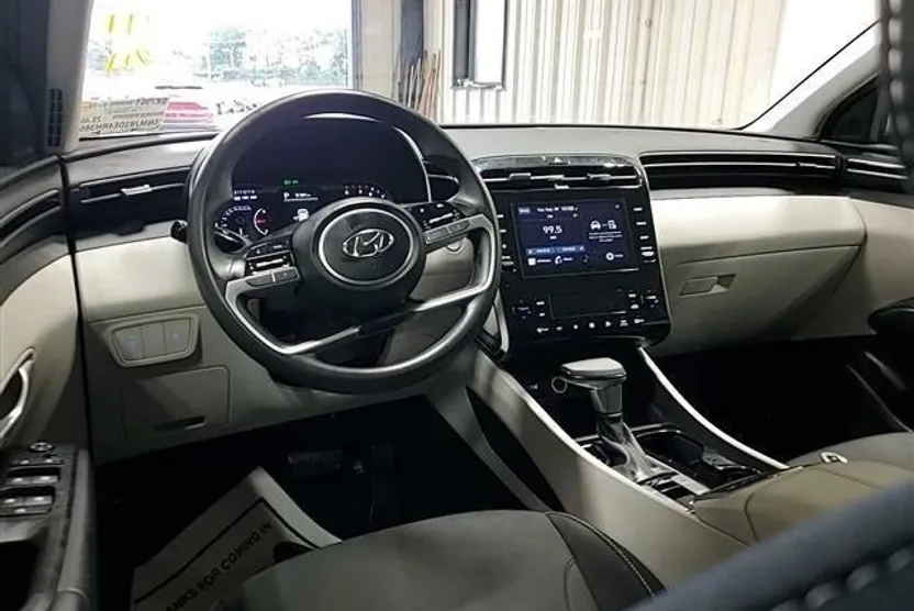 2024 Hyundai Tucson SEL photo 1
