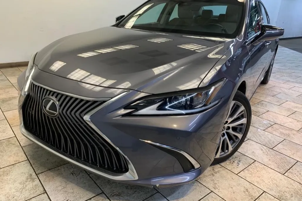 2021 Lexus ES 250 AWD photo 1