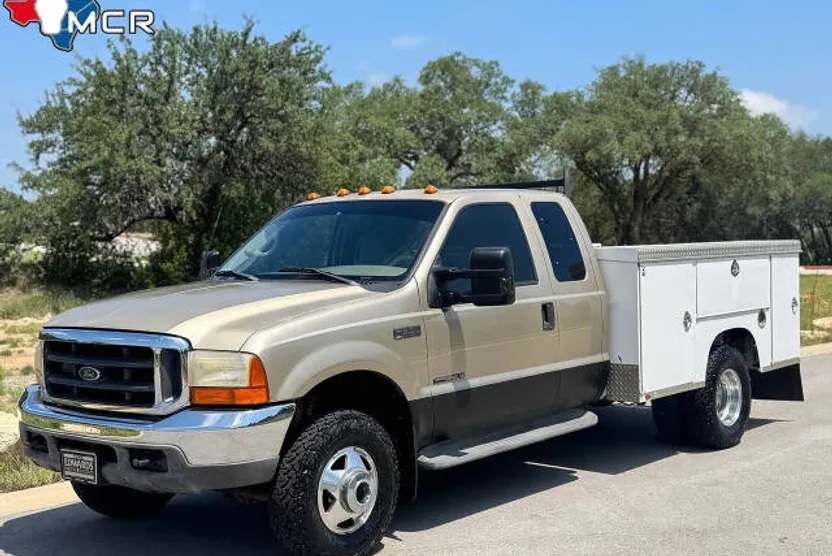 2000 Ford F-350 Lariat photo 1