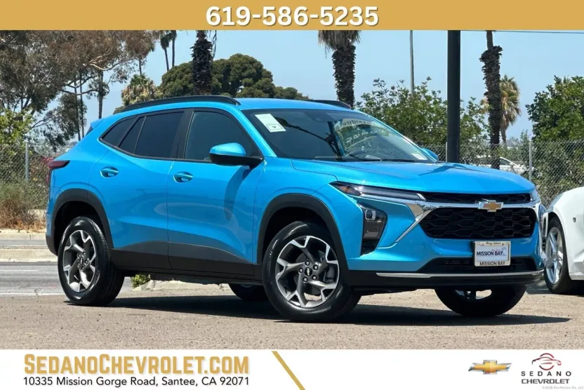 2025 Chevrolet Trax LT photo 1