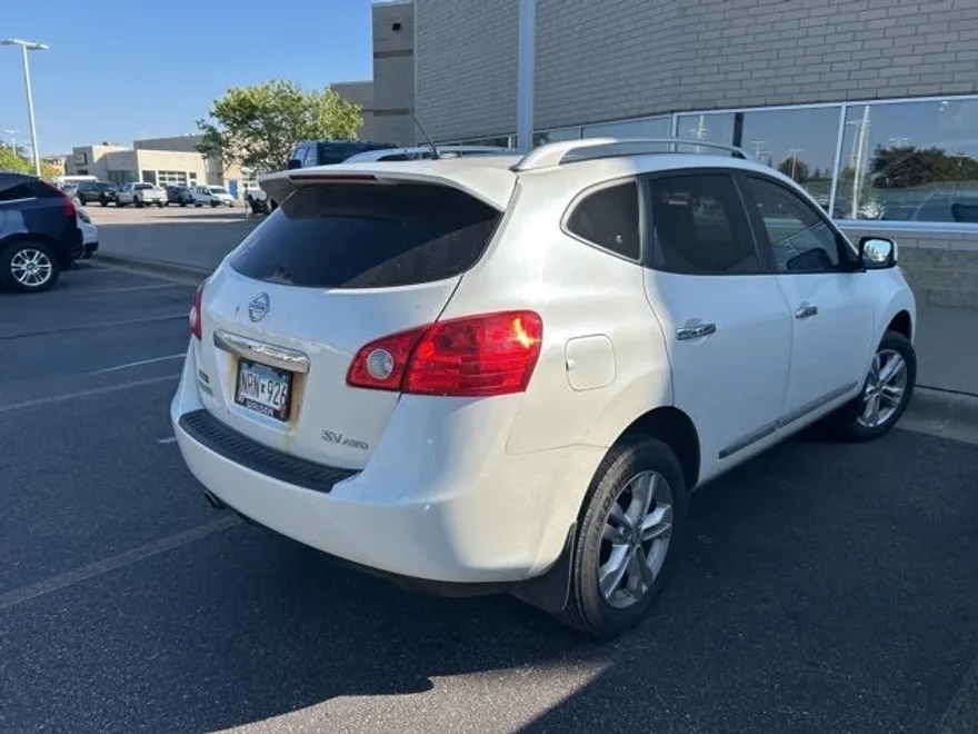 2012 Nissan Rogue SV photo 1