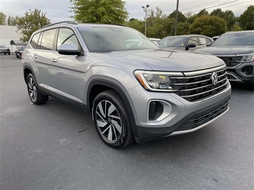 2024 Volkswagen Atlas SE Technology photo 1