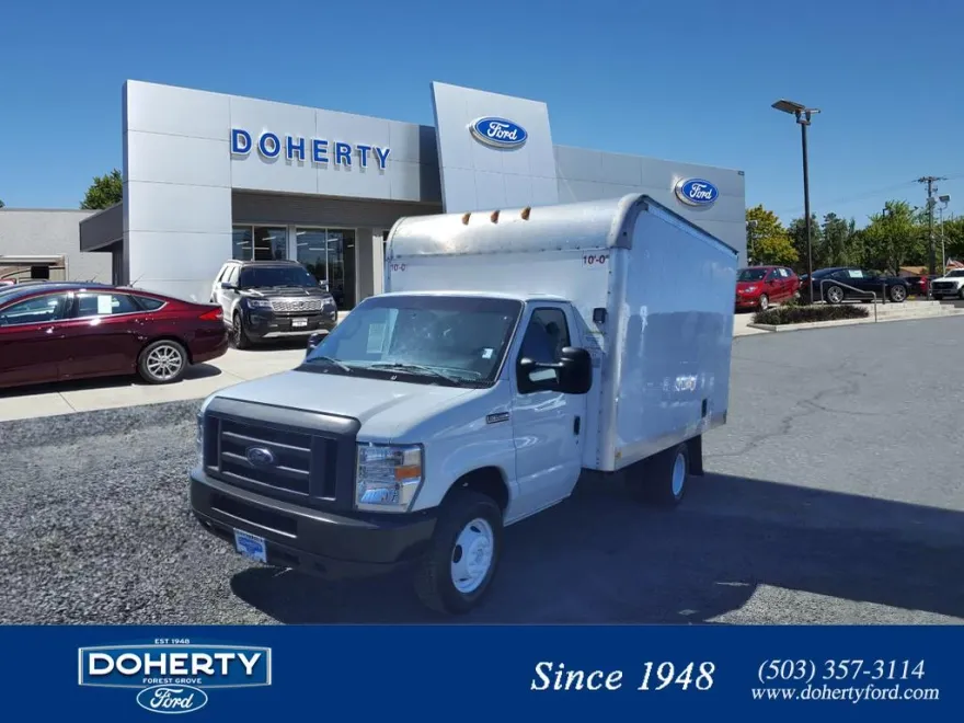 2018 Ford E-350 photo 1