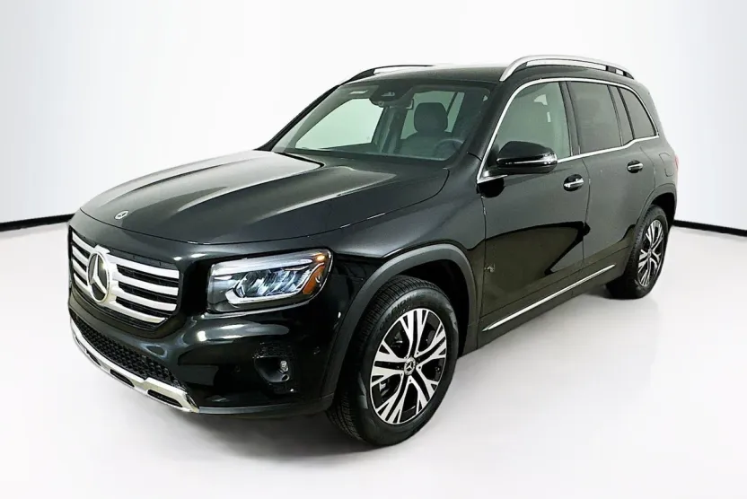 2025 Mercedes Benz GLB 250 4MATIC photo 1