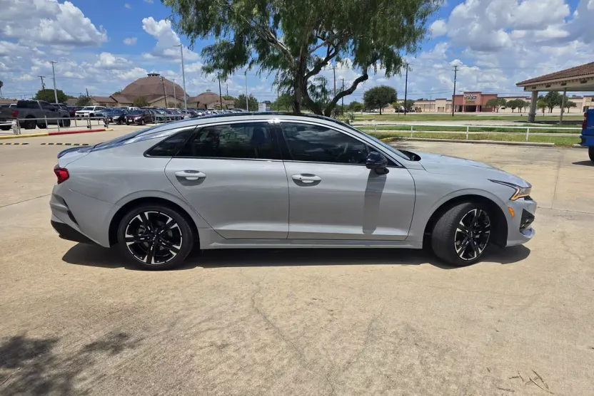 2024 Kia K5 GT-Line photo 1