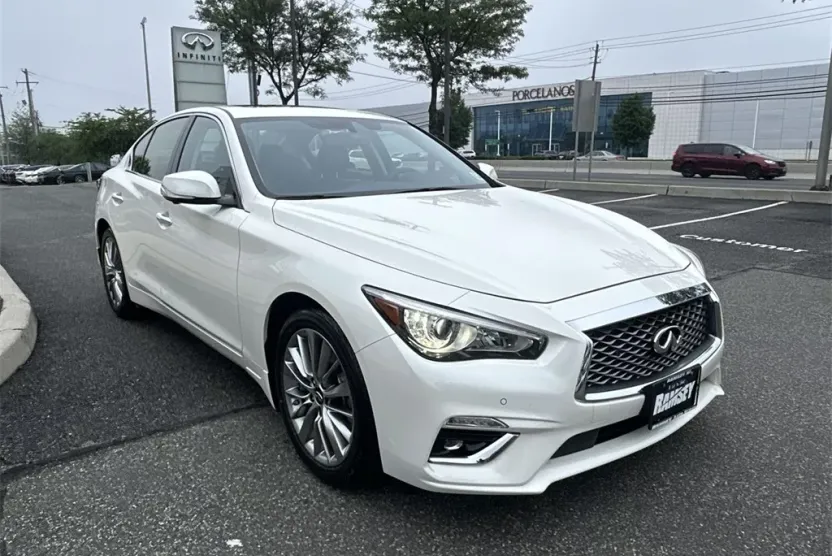 2022 Infiniti Q50 LUXE photo 1